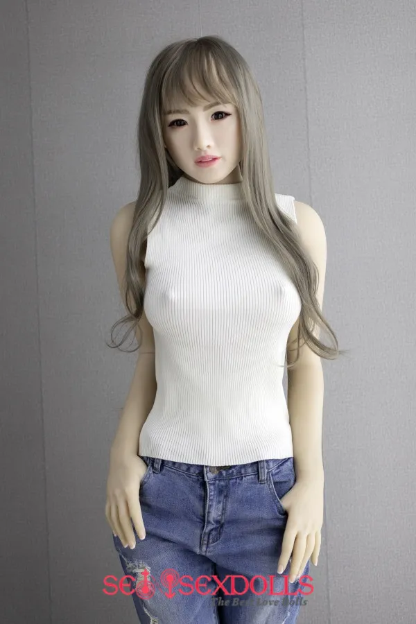 japen and putting there sex dolls in stores
