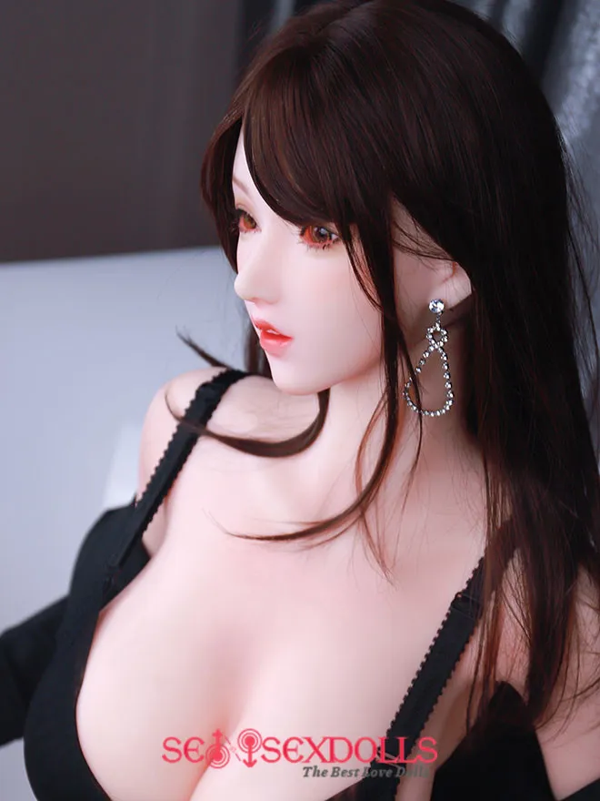 hottie fucks female sex doll