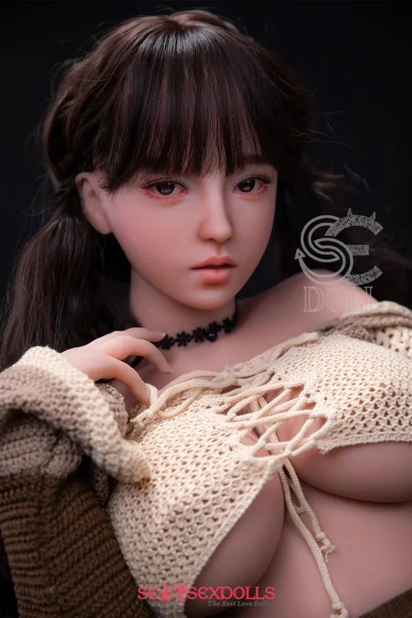 picture of a sex doll